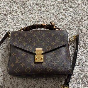 Louis Vuitton Pochette Métis Monogram Crossbody Bag | Pre-Owned
